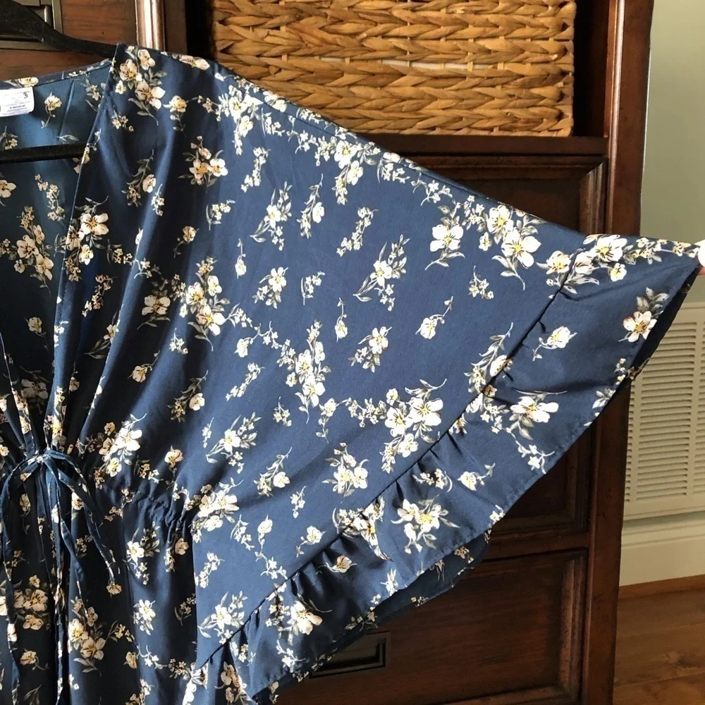 Navy ruffle floral print tie robe like top in size S-M